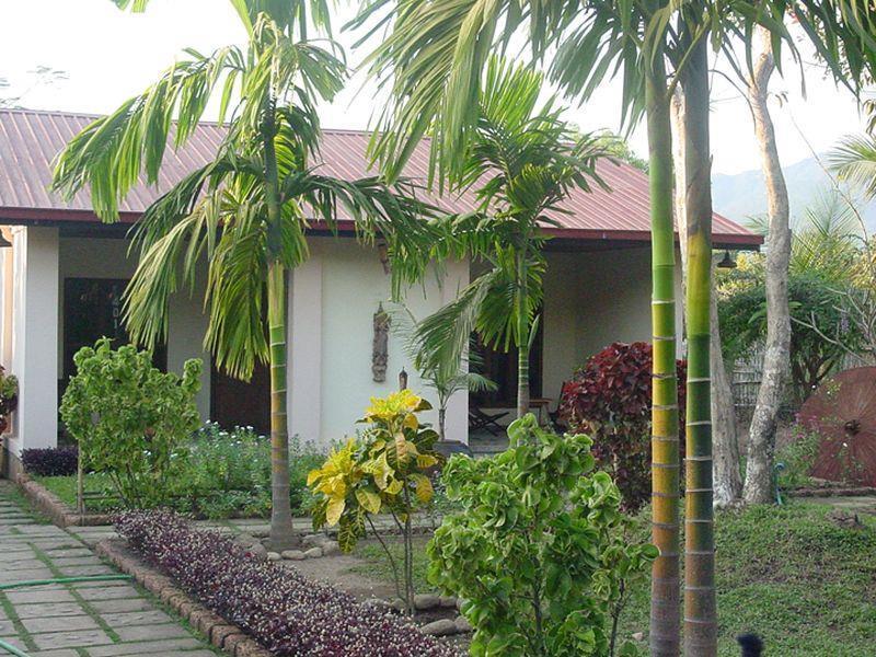 Golden Sunrise Hotel Kyaikto Exterior photo
